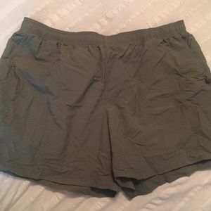 Columbia Shorts - Women’s Size XL GREAT CONDITION